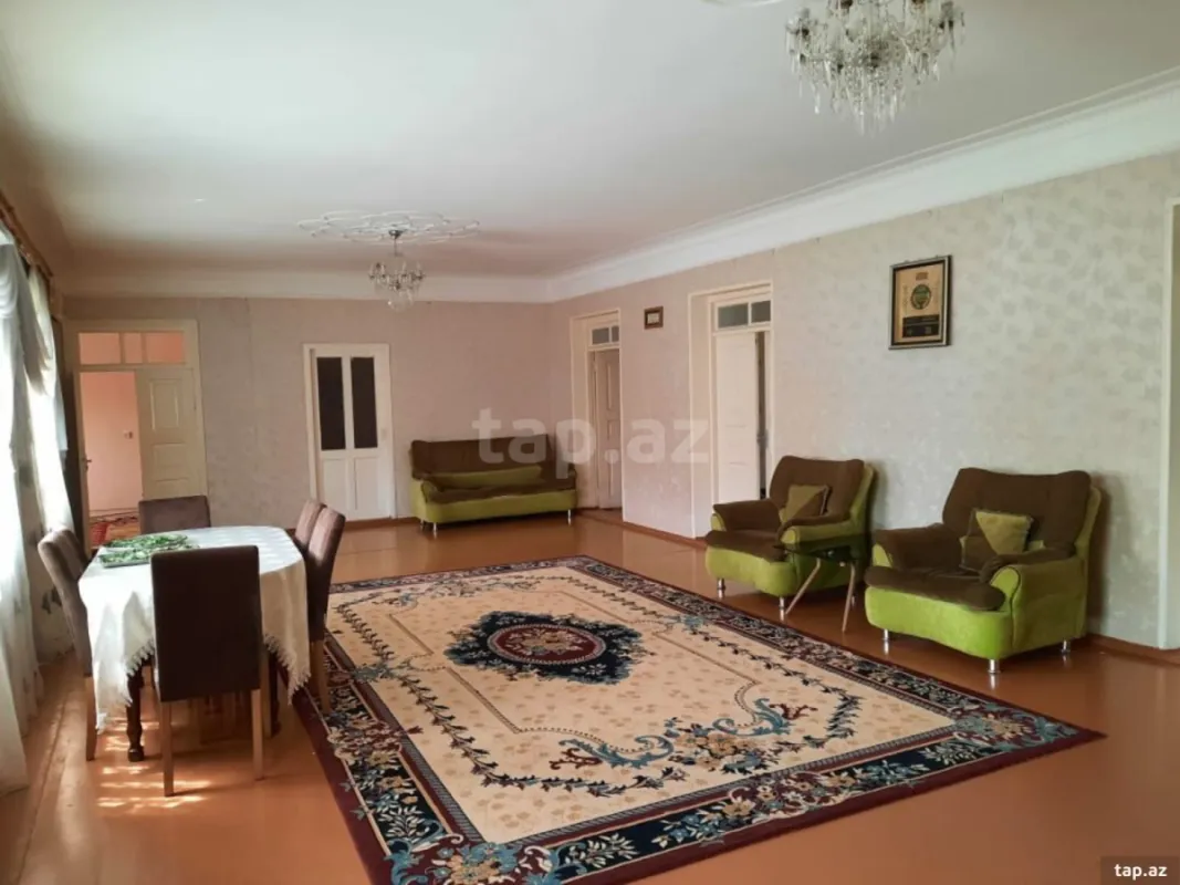 Satılır 5 otaqlı həyət evi