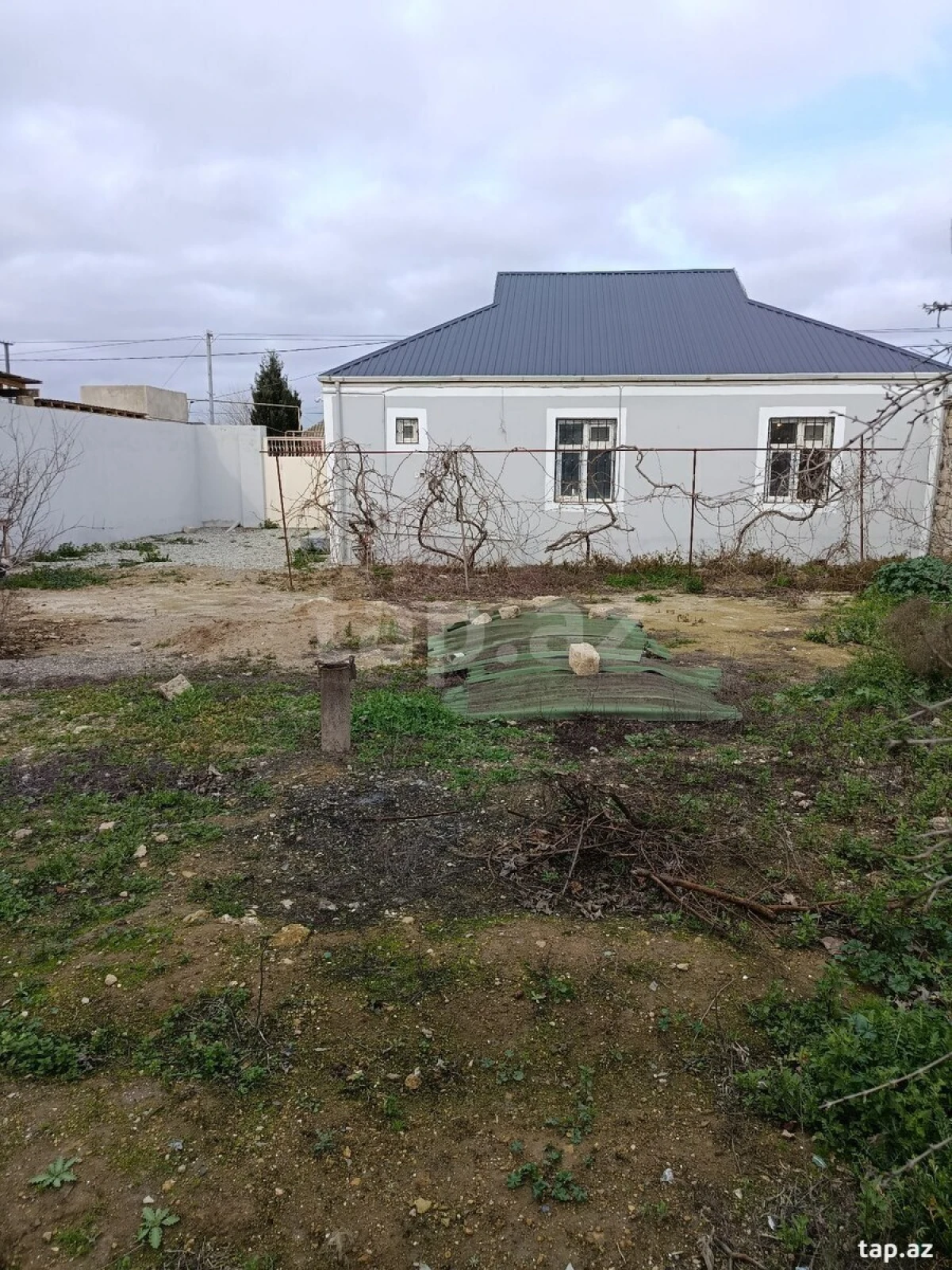 Satılır 3 otaqlı həyət evi