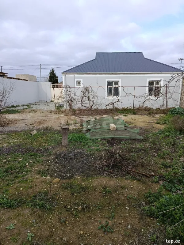 Satılır 3 otaqlı həyət evi