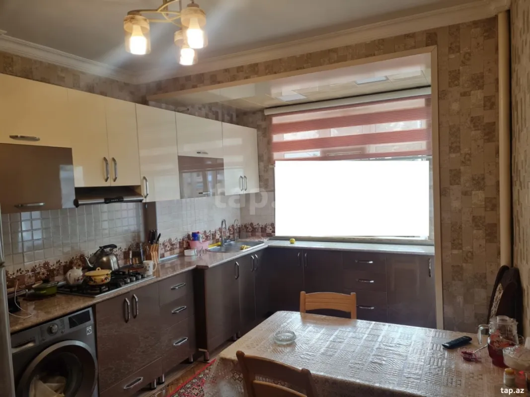 Satılır 4 otaqlı mənzil 110 m²