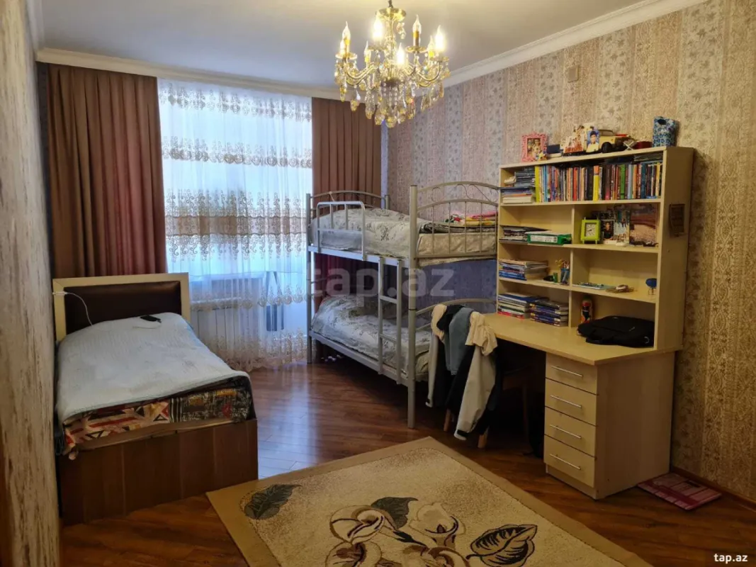 Satılır 4 otaqlı mənzil 110 m²