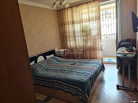 Satılır 4 otaqlı mənzil 110 m²
