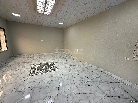 Satılır 11 otaqlı həyət evi