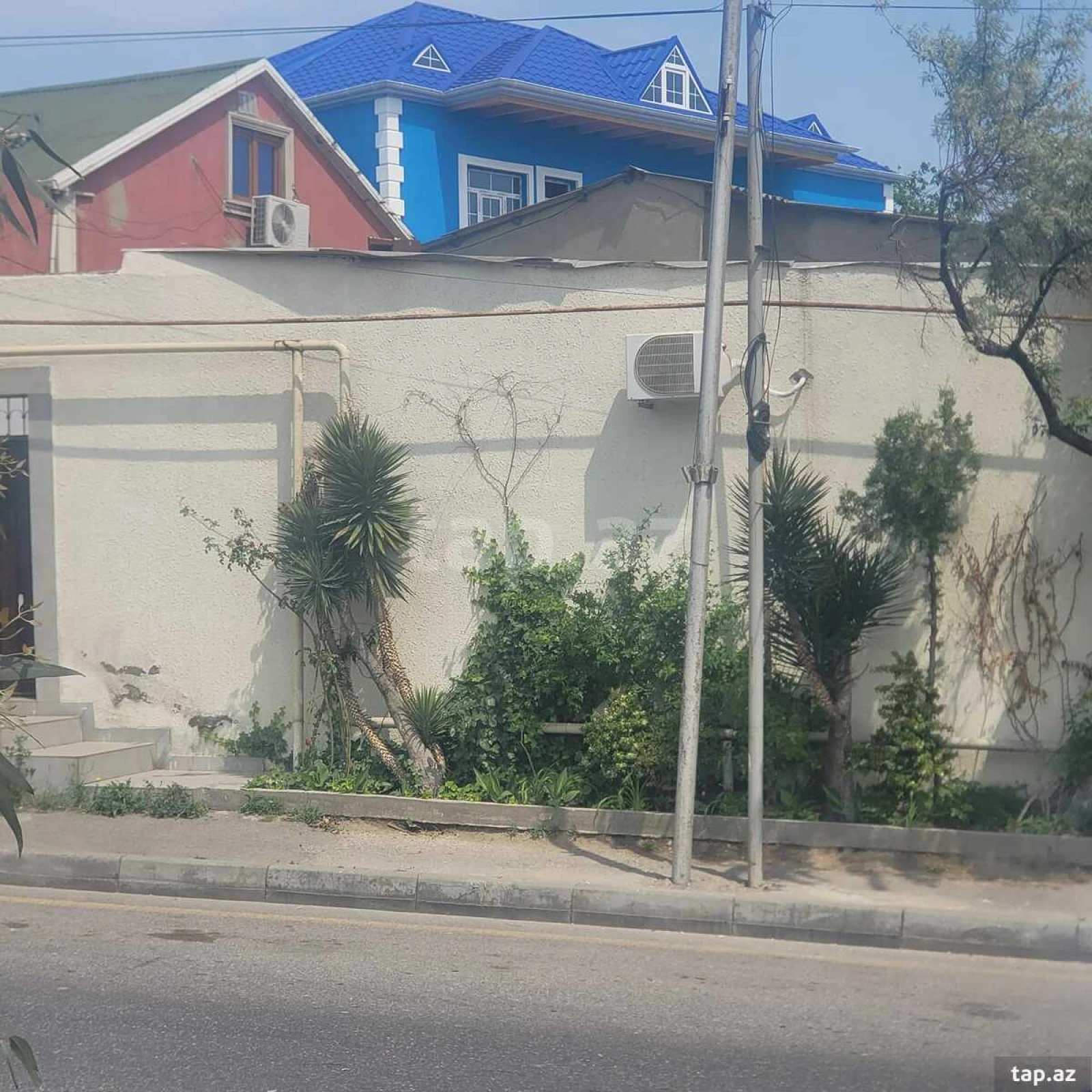 Satılır 6 otaqlı həyət evi