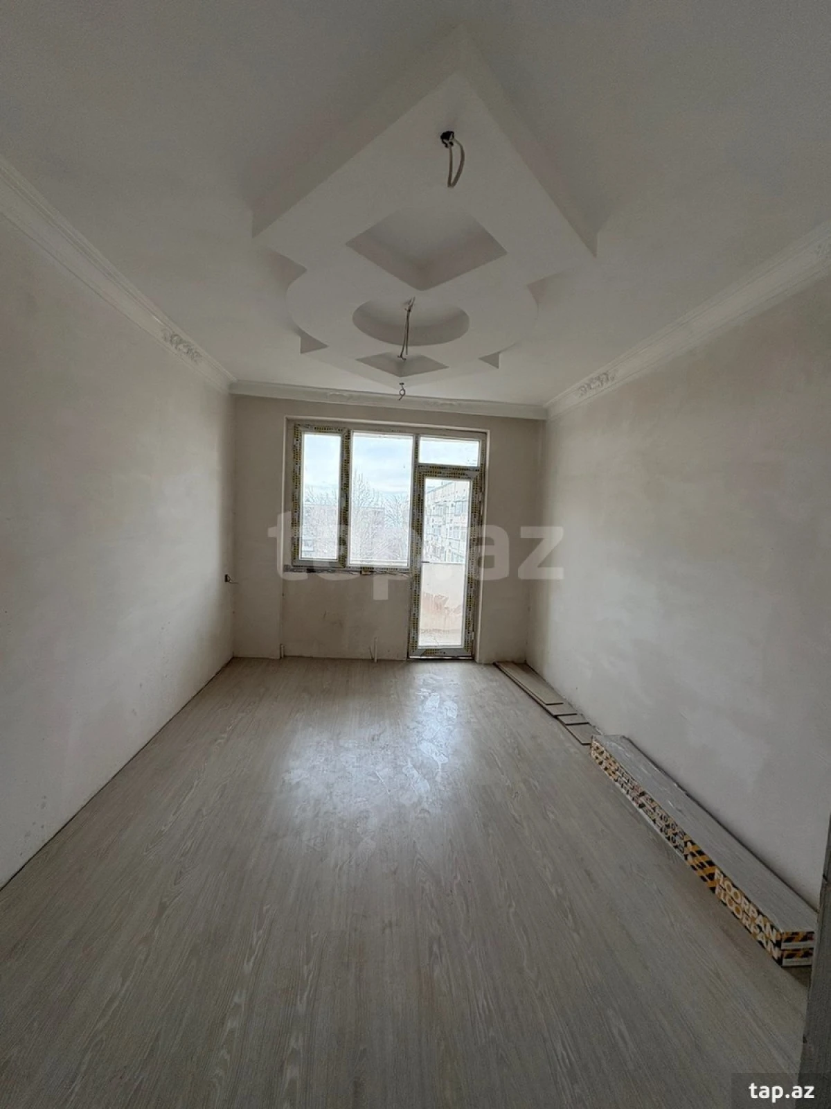 Satılır 5 otaqlı mənzil 111 m²