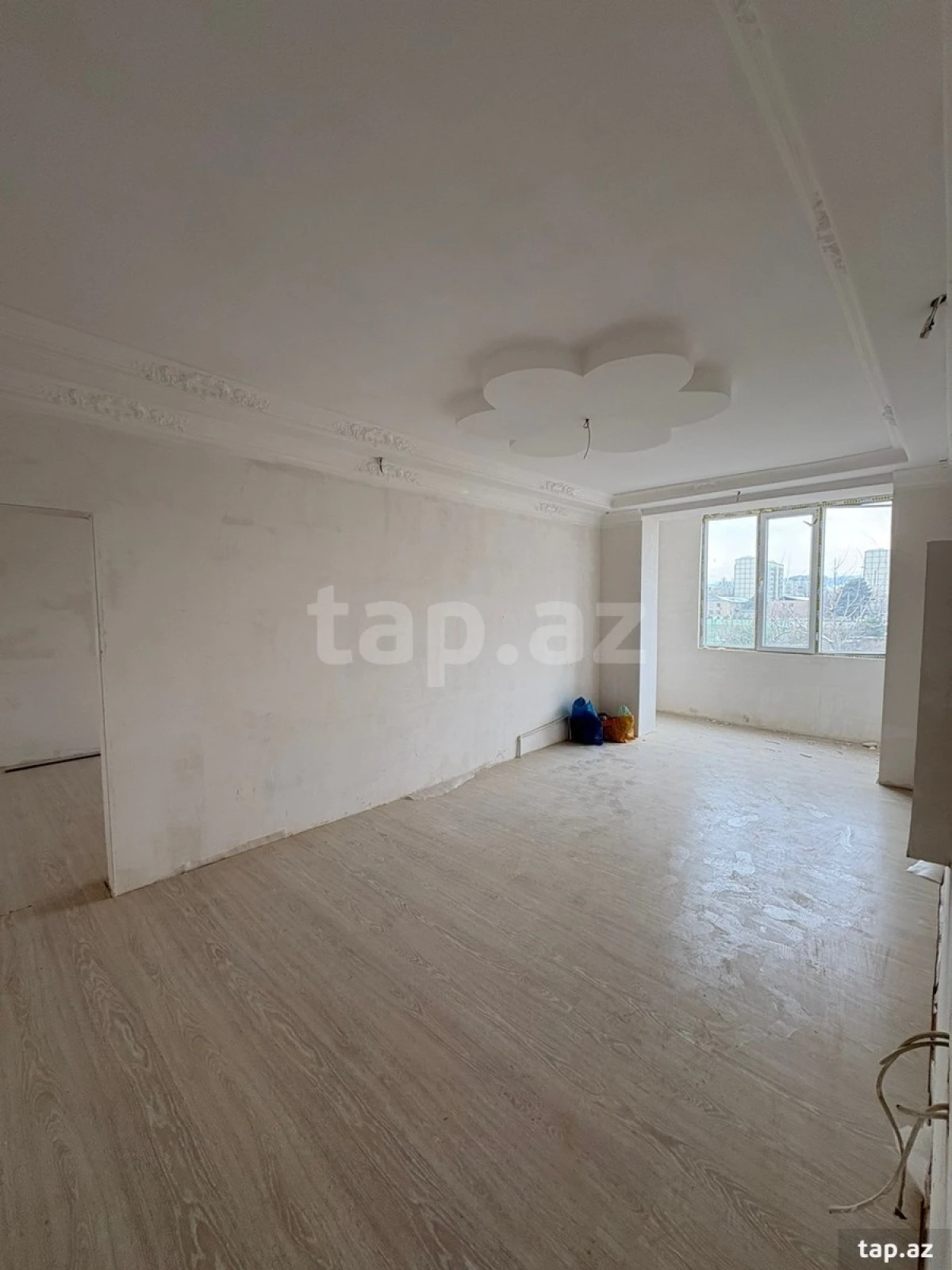 Satılır 5 otaqlı mənzil 111 m²
