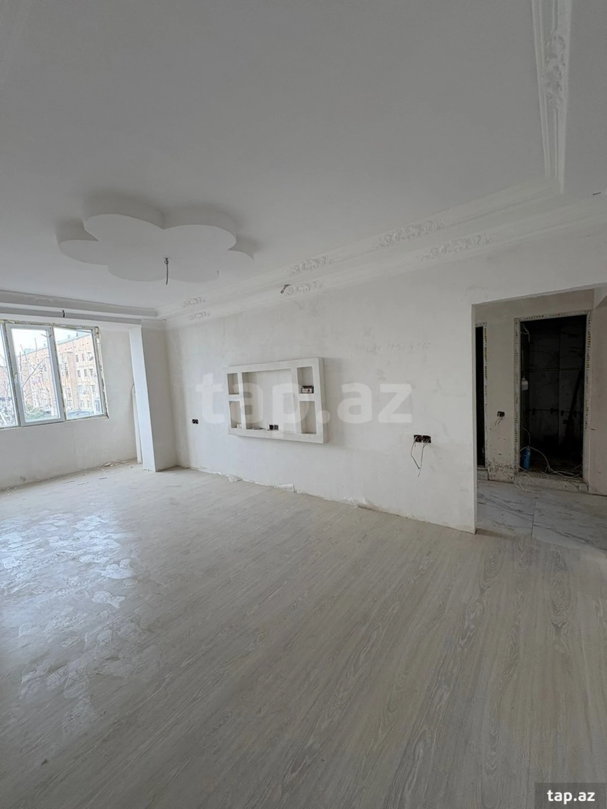Satılır 5 otaqlı mənzil 111 m²