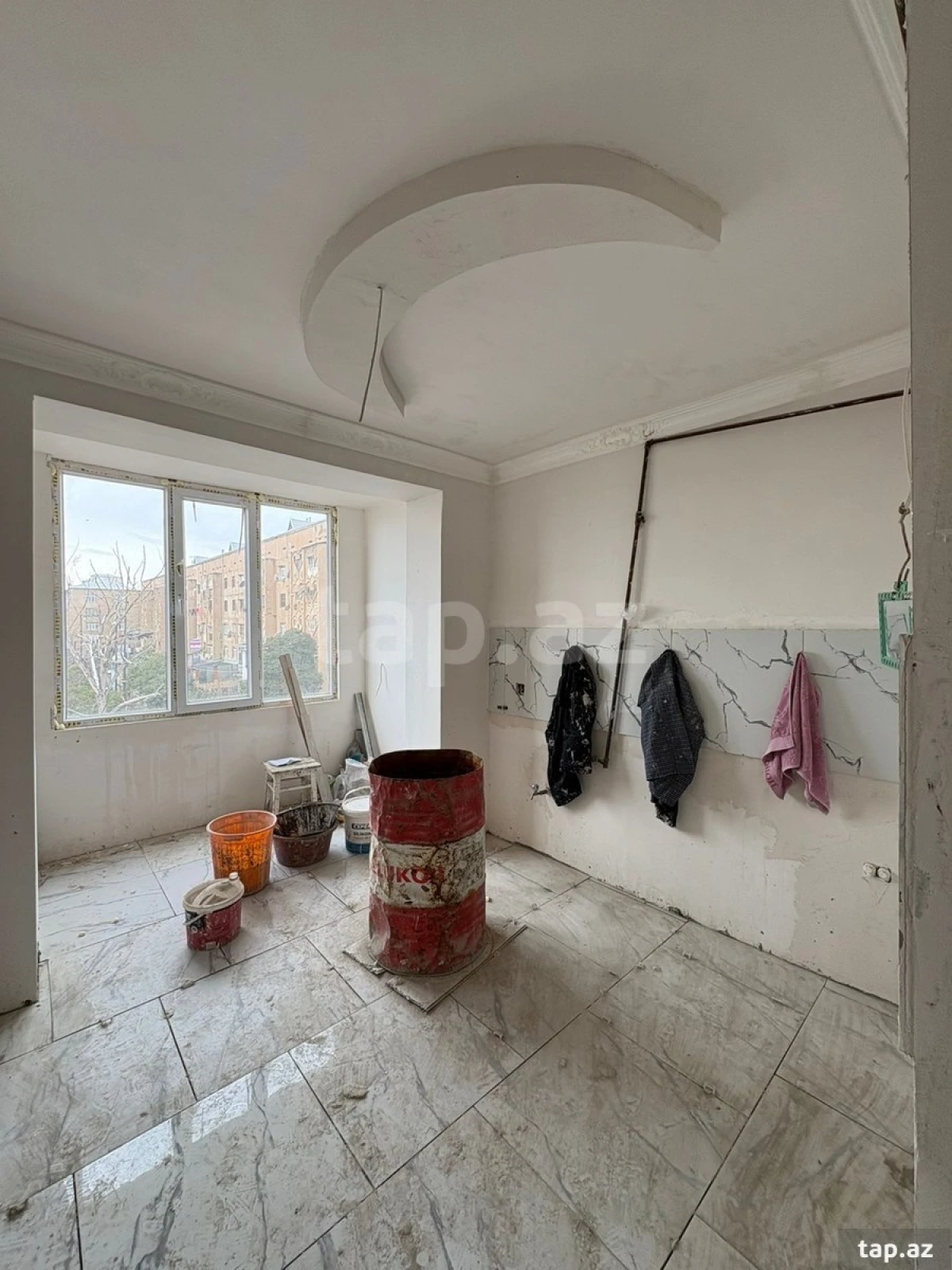 Satılır 5 otaqlı mənzil 111 m²