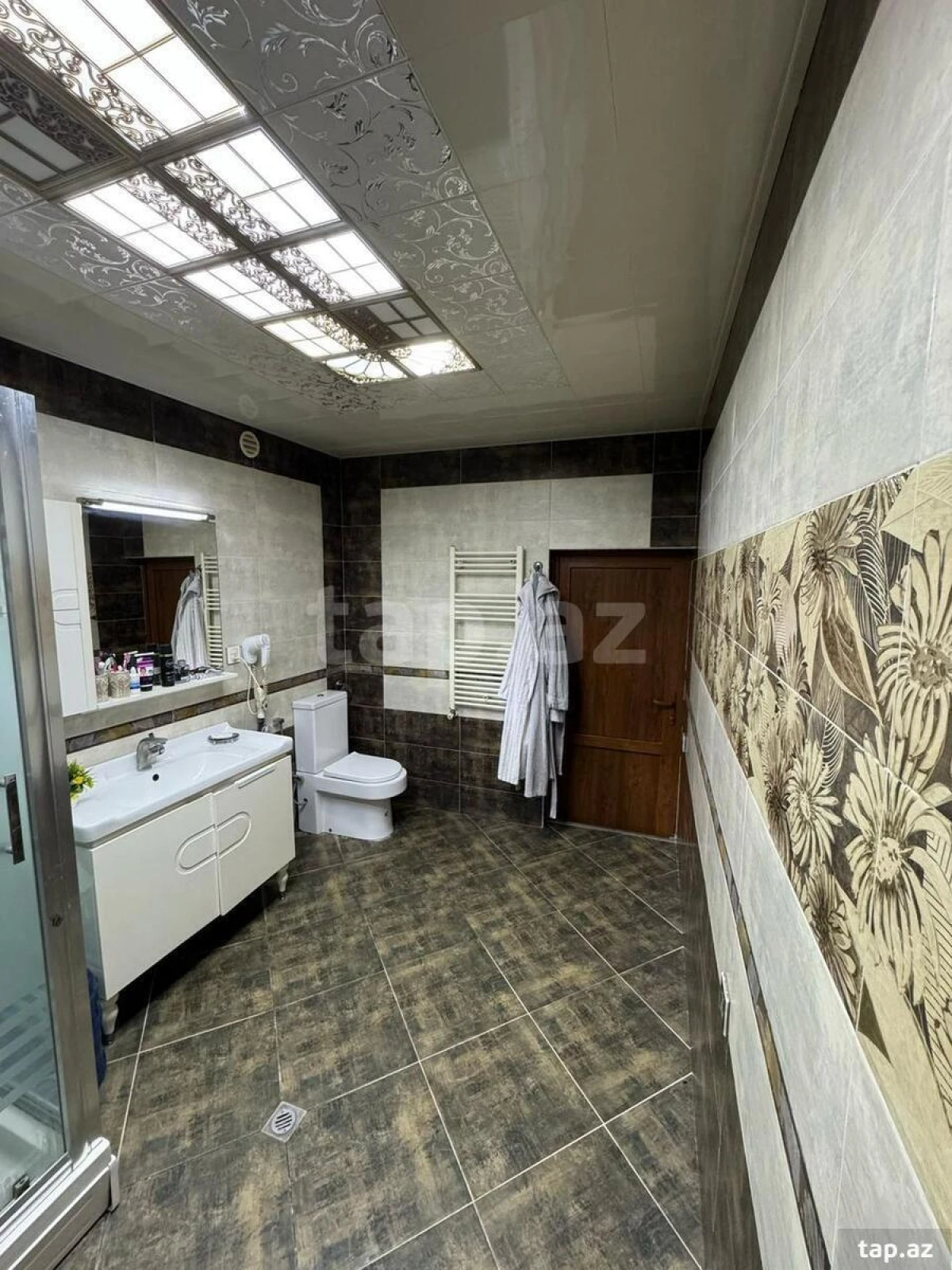 Satılır 7 otaqlı mənzil 187 m²