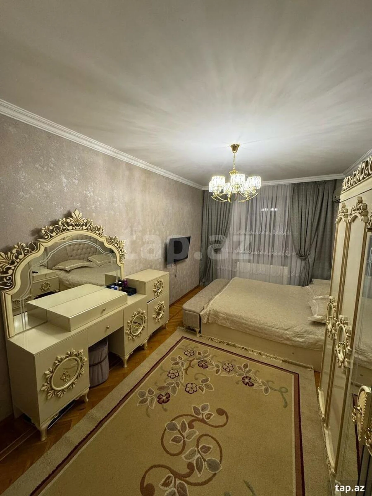 Satılır 7 otaqlı mənzil 187 m²