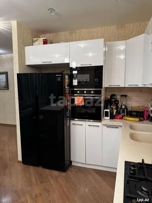 Satılır 7 otaqlı mənzil 187 m²