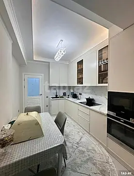Kirayə verilir 2 otaqlı yeni tikili 70 m²