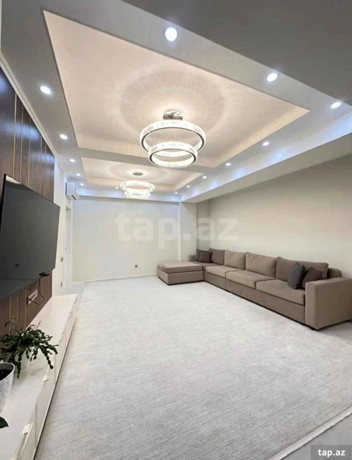 Kirayə verilir 2 otaqlı yeni tikili 70 m²