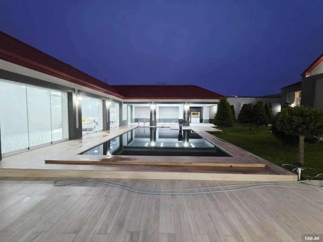 Satılır 5 otaqlı həyət evi 260 m²