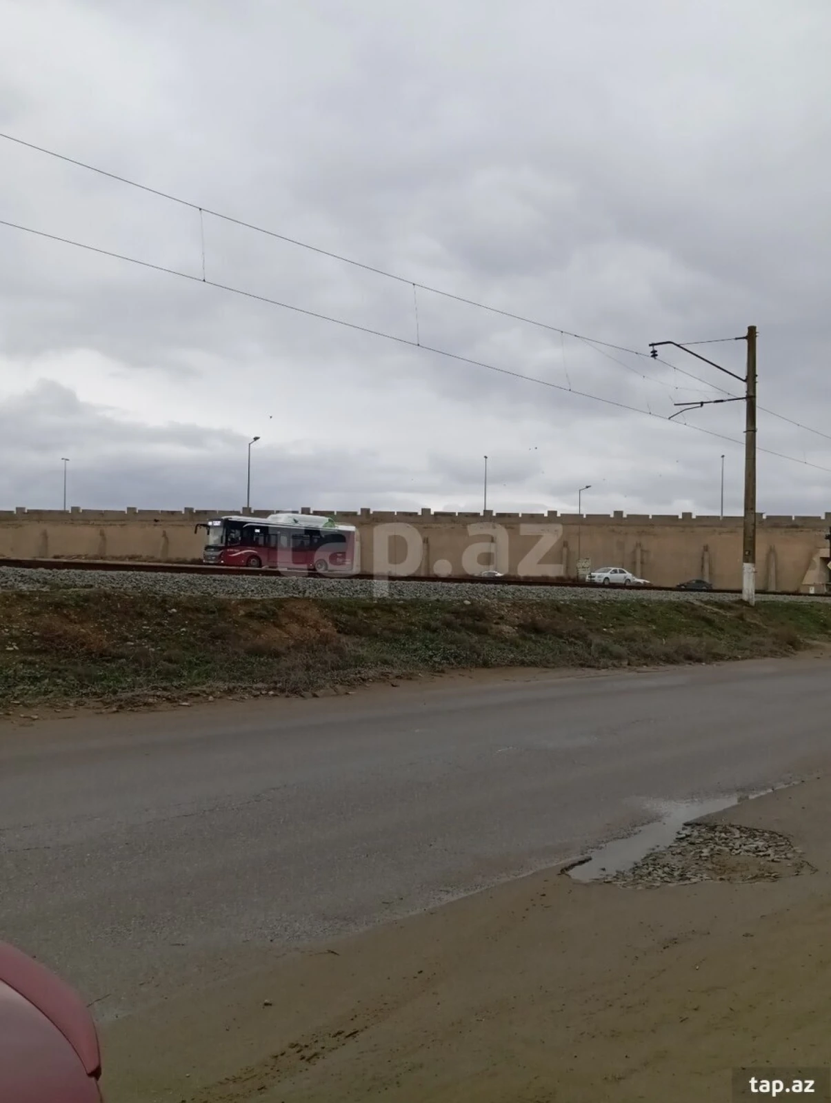 Satılır 5 otaqlı həyət evi