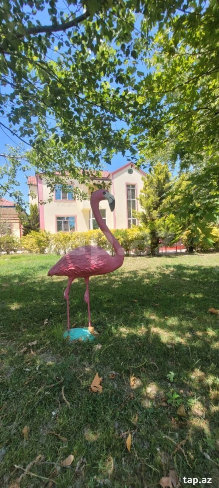 Satılır 8 otaqlı həyət evi