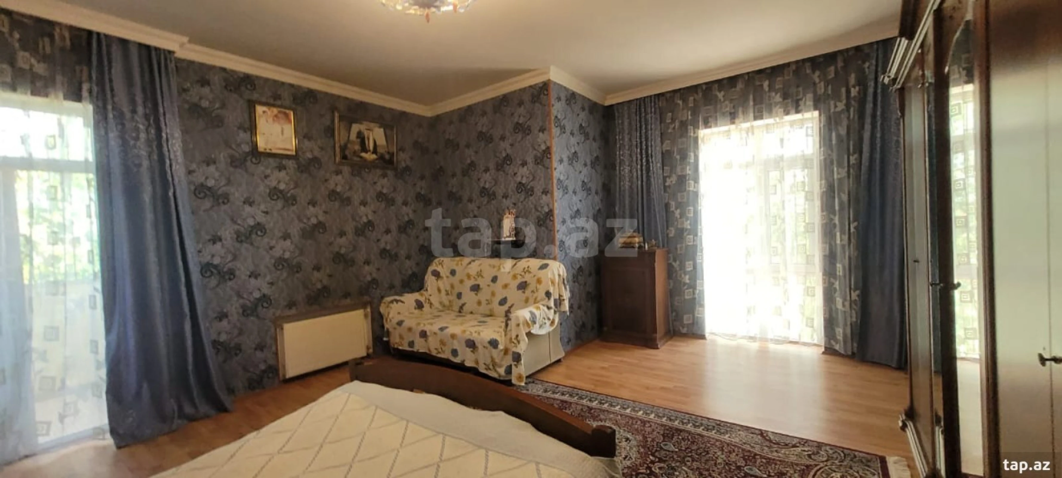 Satılır 8 otaqlı həyət evi