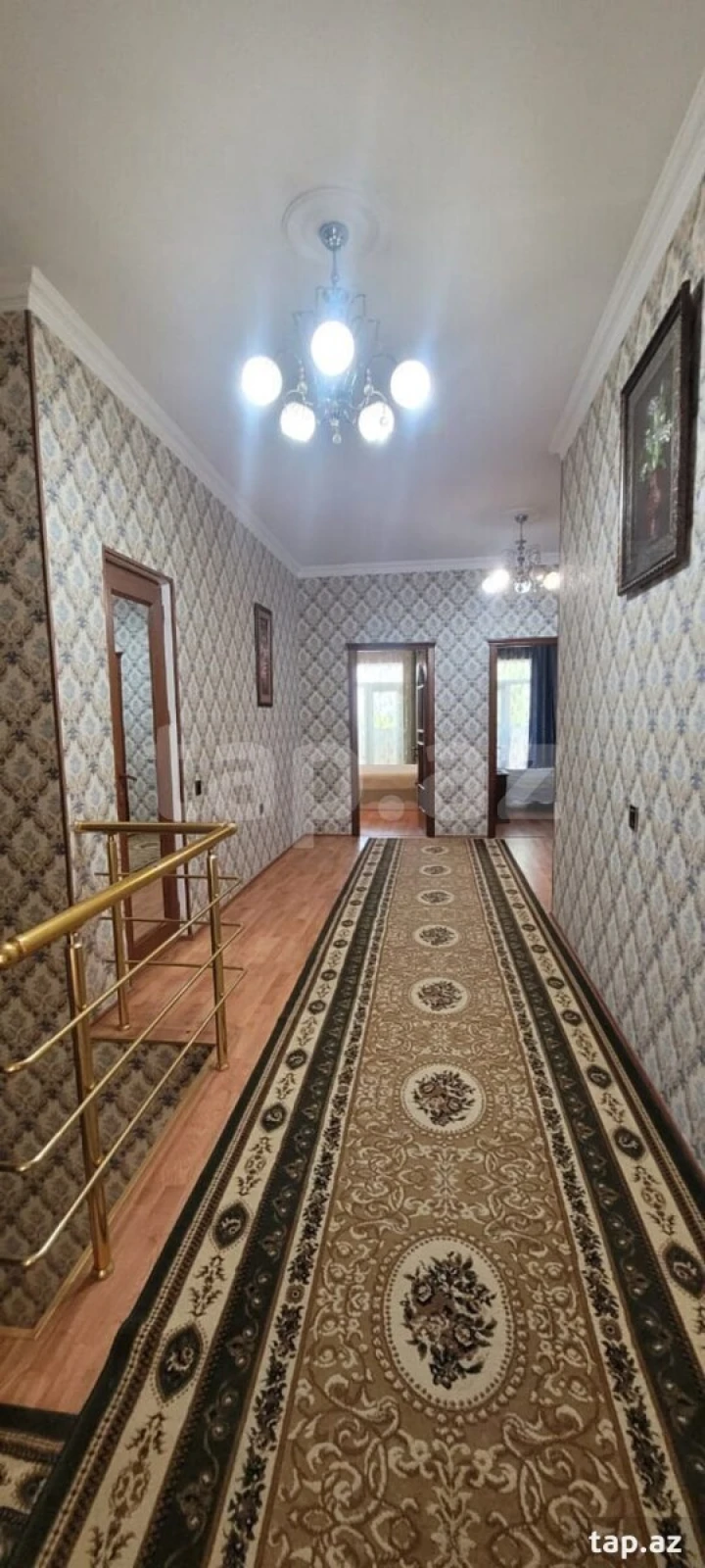 Satılır 8 otaqlı həyət evi