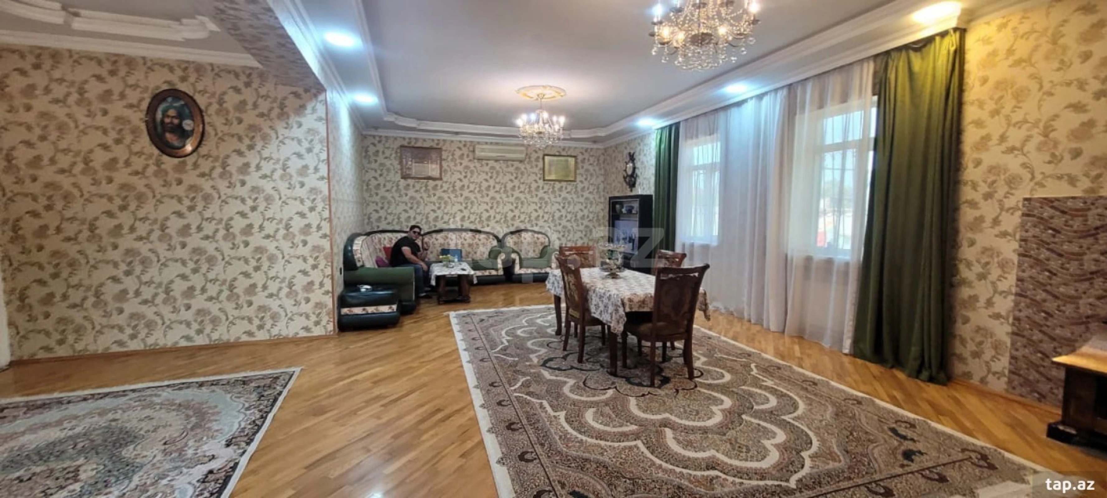 Satılır 8 otaqlı həyət evi