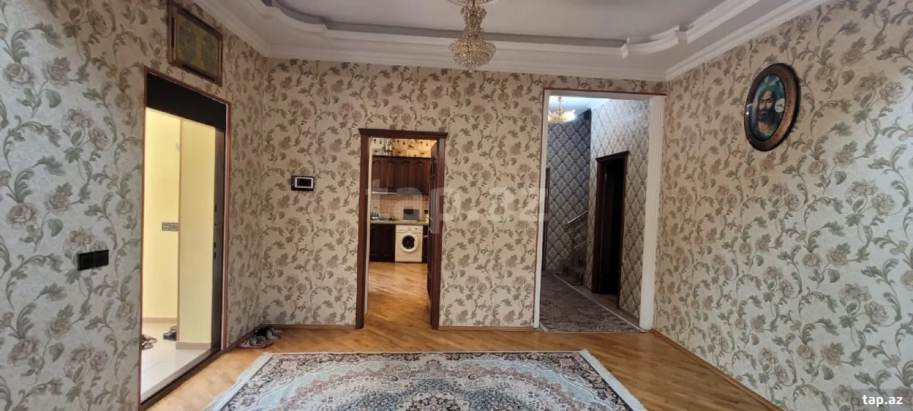 Satılır 8 otaqlı həyət evi