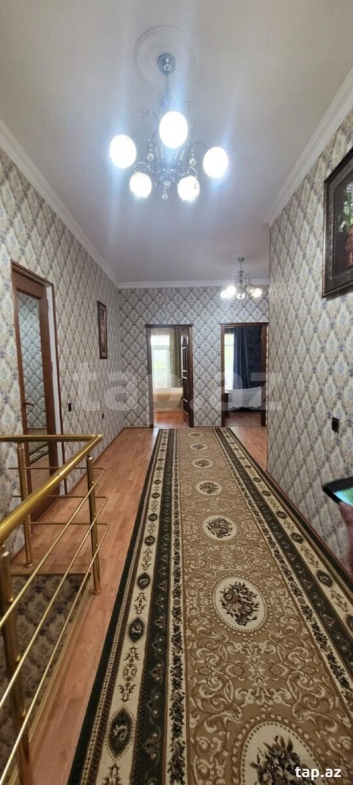 Satılır 8 otaqlı həyət evi