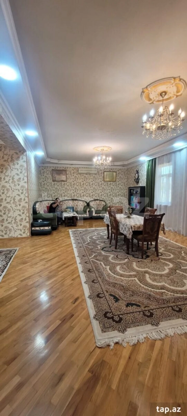 Satılır 8 otaqlı həyət evi