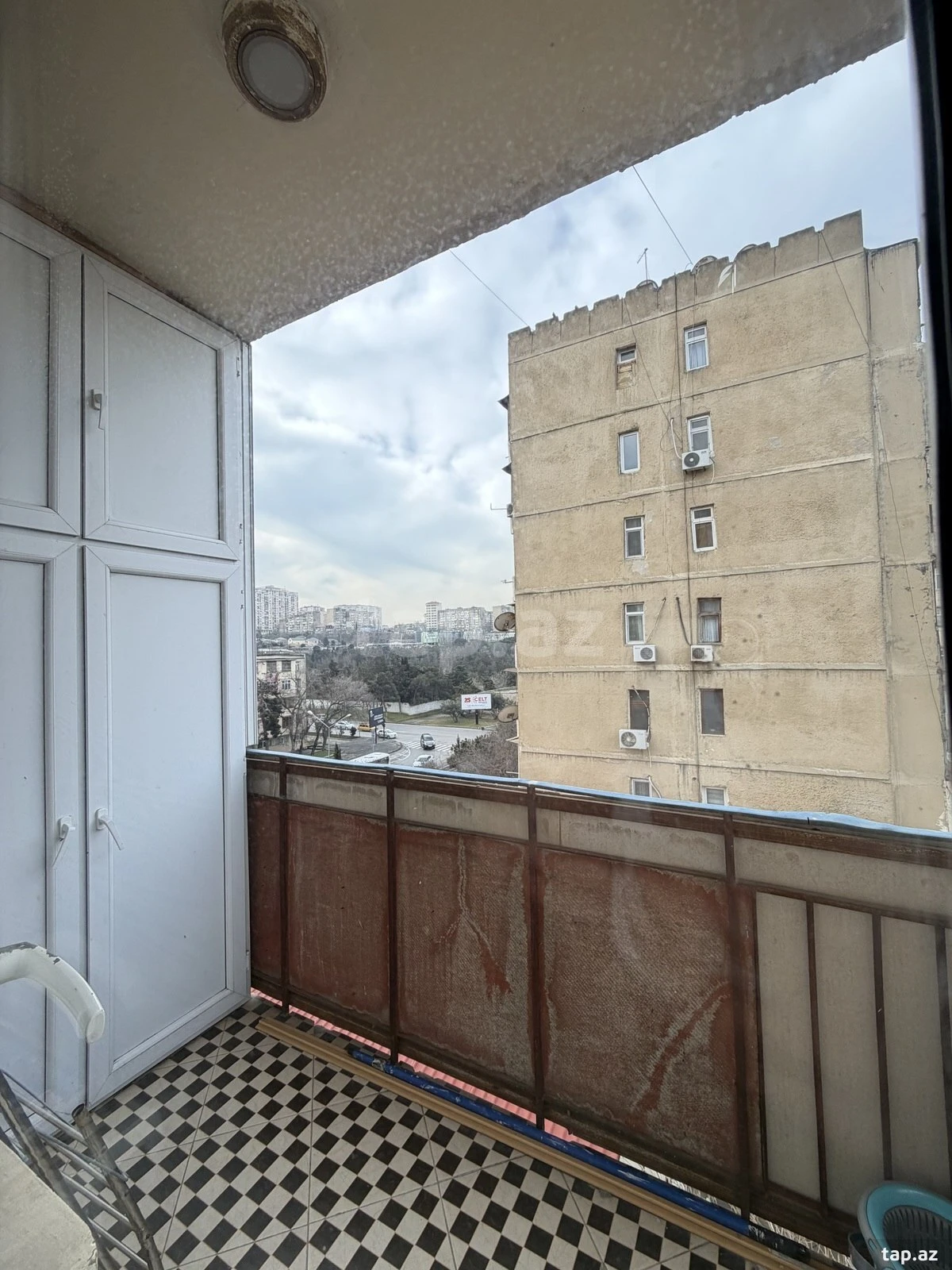 Satılır 1 otaqlı mənzil 40 m²