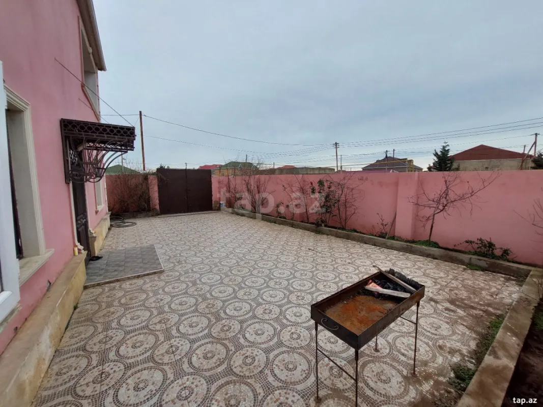 Satılır 5 otaqlı həyət evi