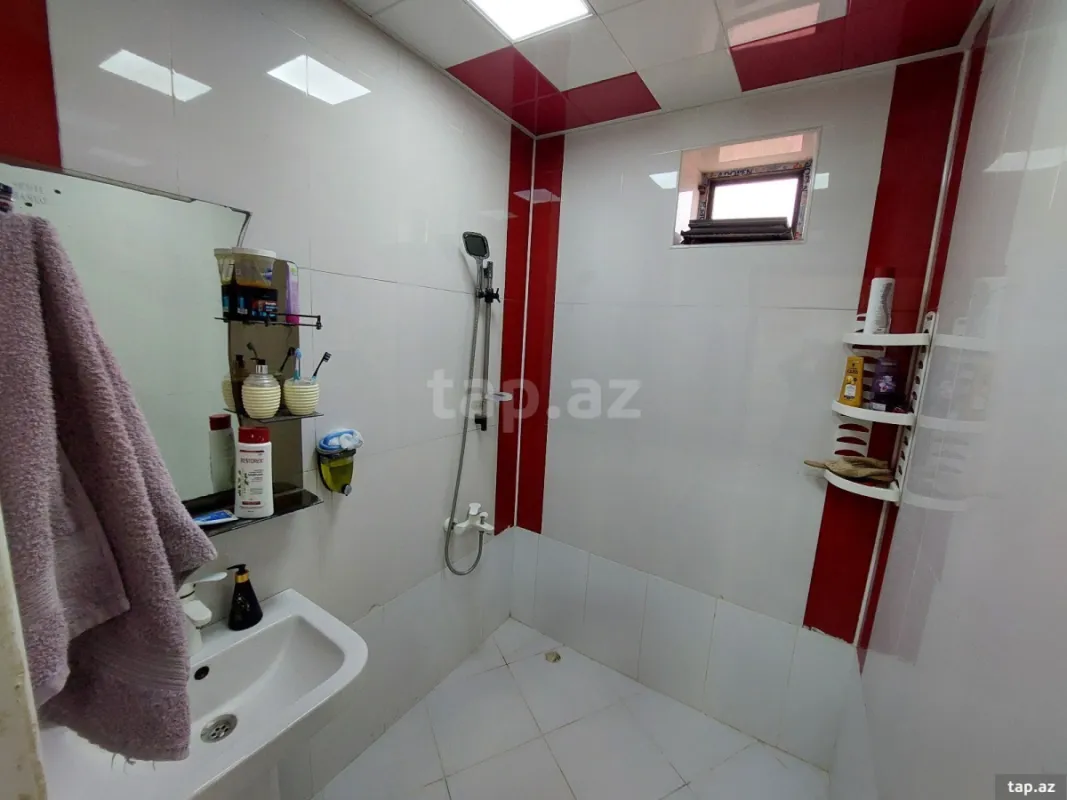 Satılır 5 otaqlı həyət evi