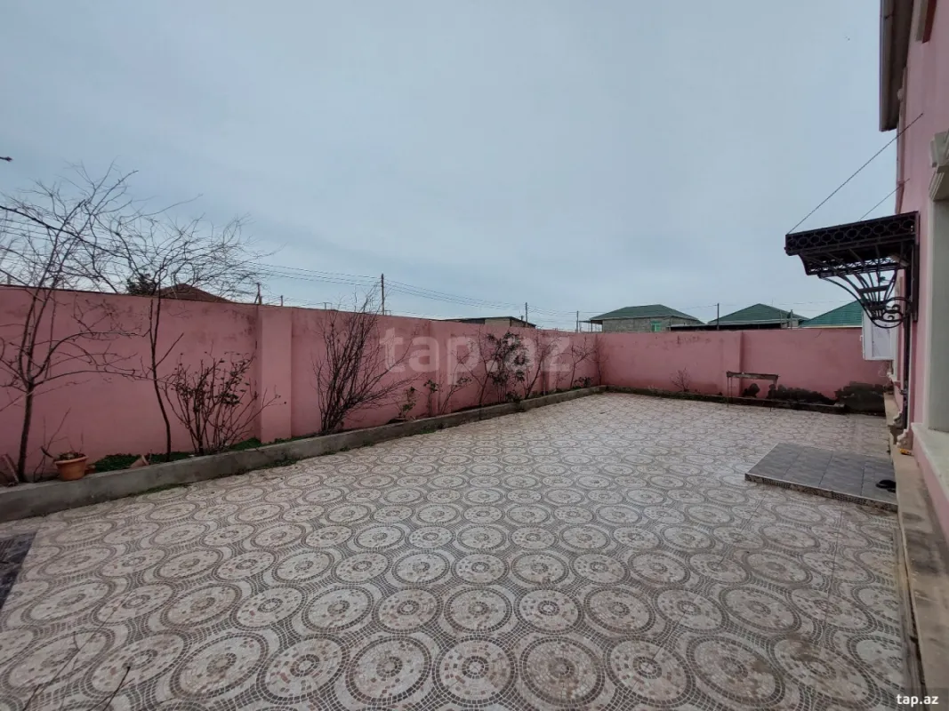 Satılır 5 otaqlı həyət evi
