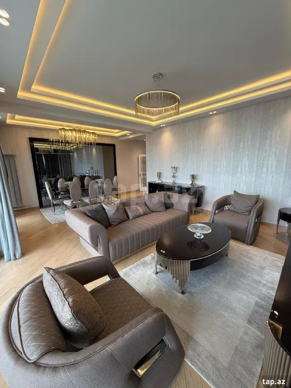 Kirayə verilir 3 otaqlı yeni tikili 160 m²
