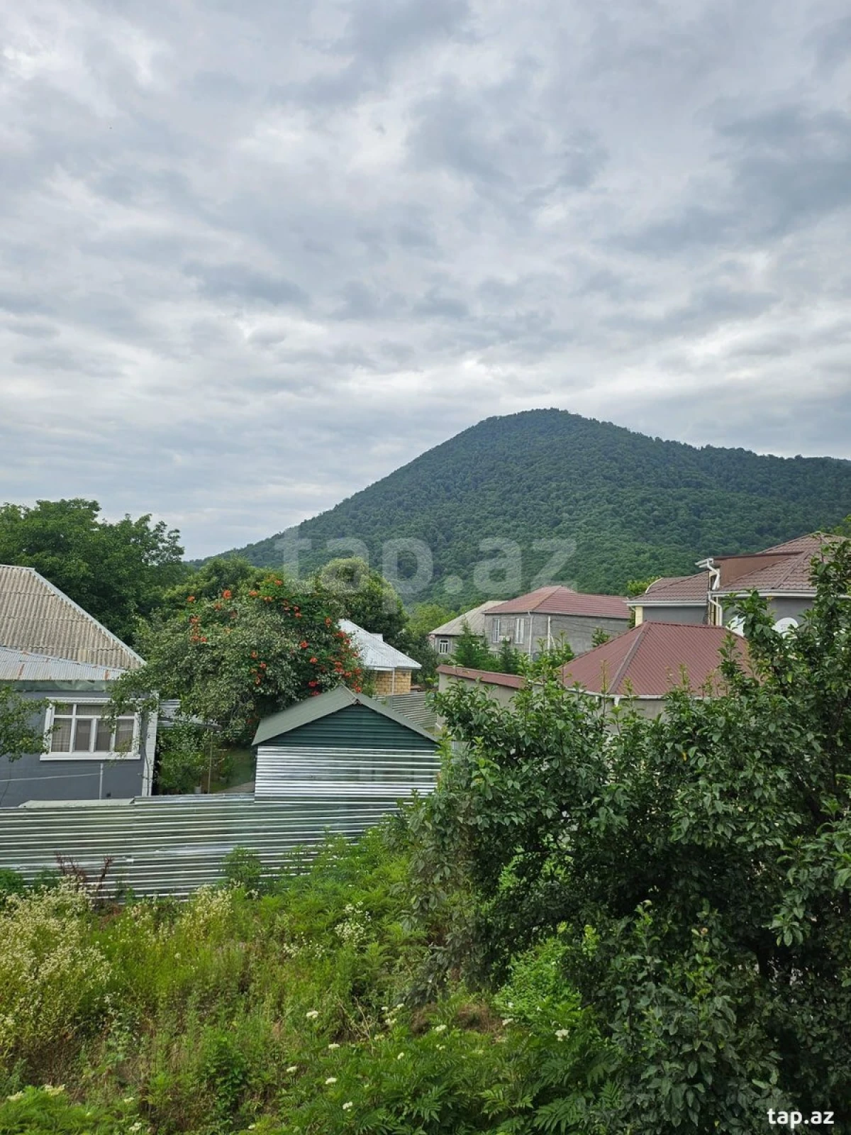 Kirayə verilir 3 otaqlı həyət evi