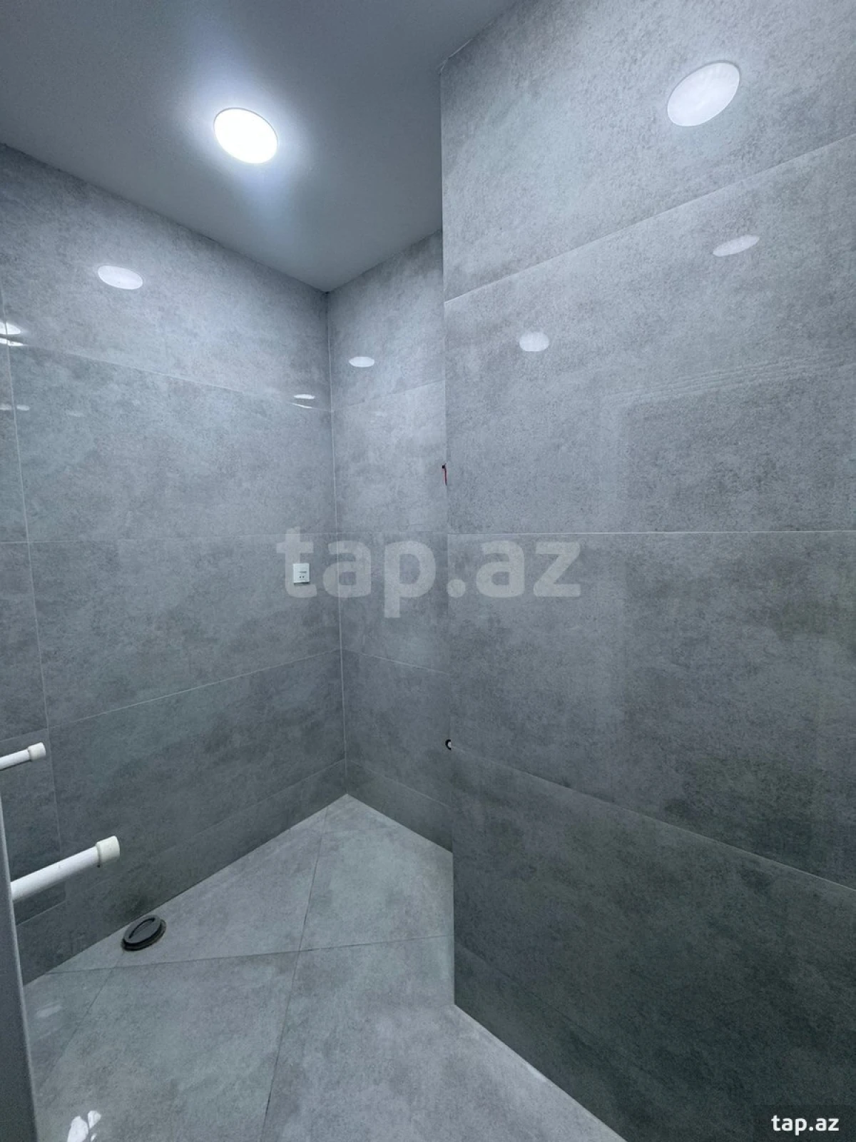 Satılır 2 otaqlı yeni tikili 66 m²