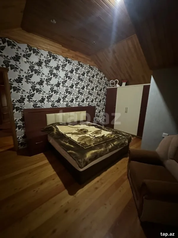 Satılır 5 otaqlı həyət evi