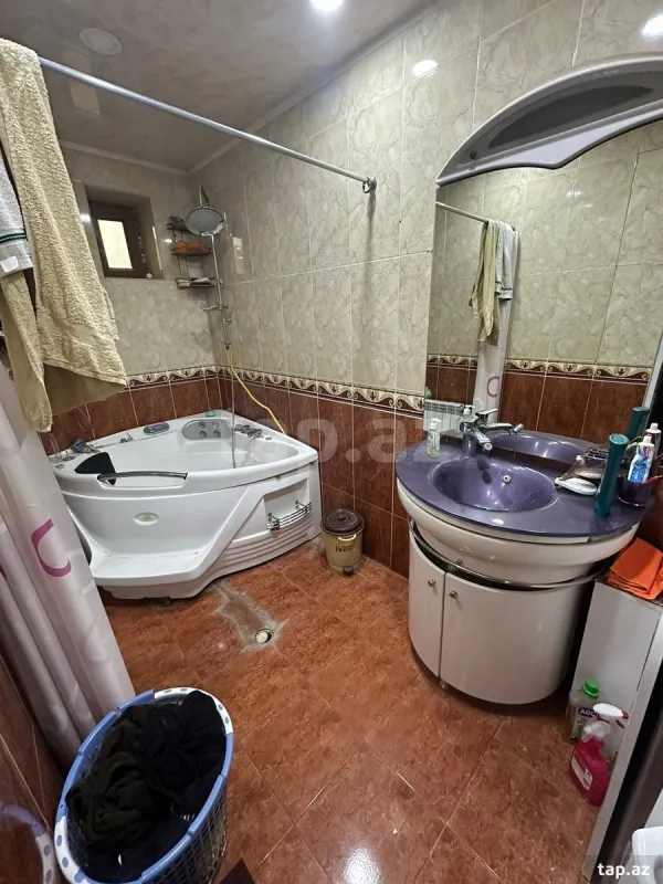 Satılır 5 otaqlı həyət evi