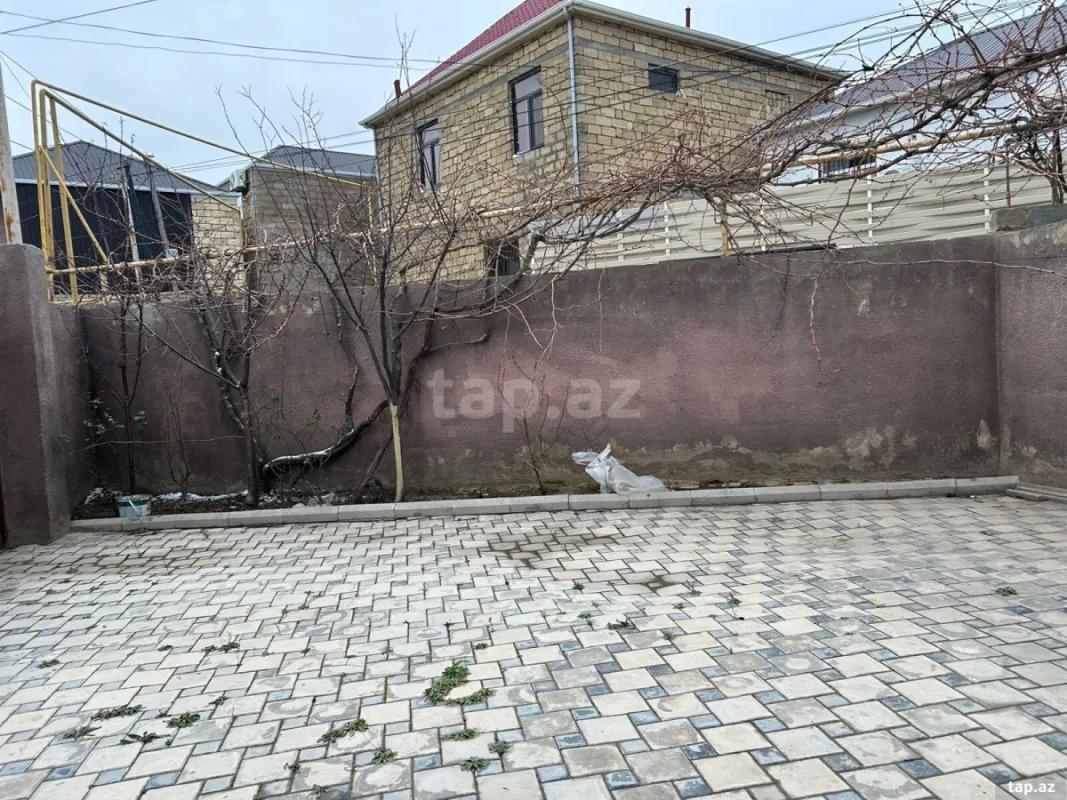 Kirayə verilir 3 otaqlı həyət evi