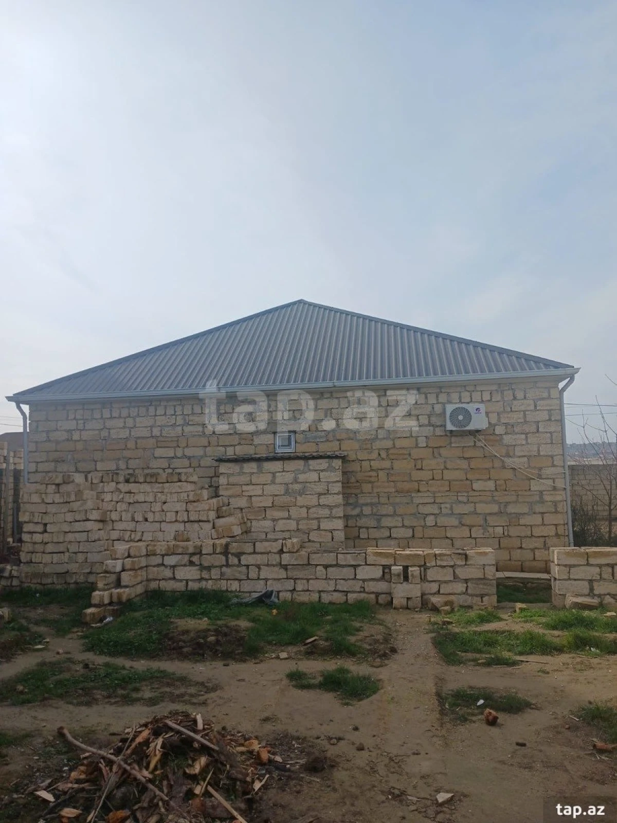 Satılır 5 otaqlı həyət evi