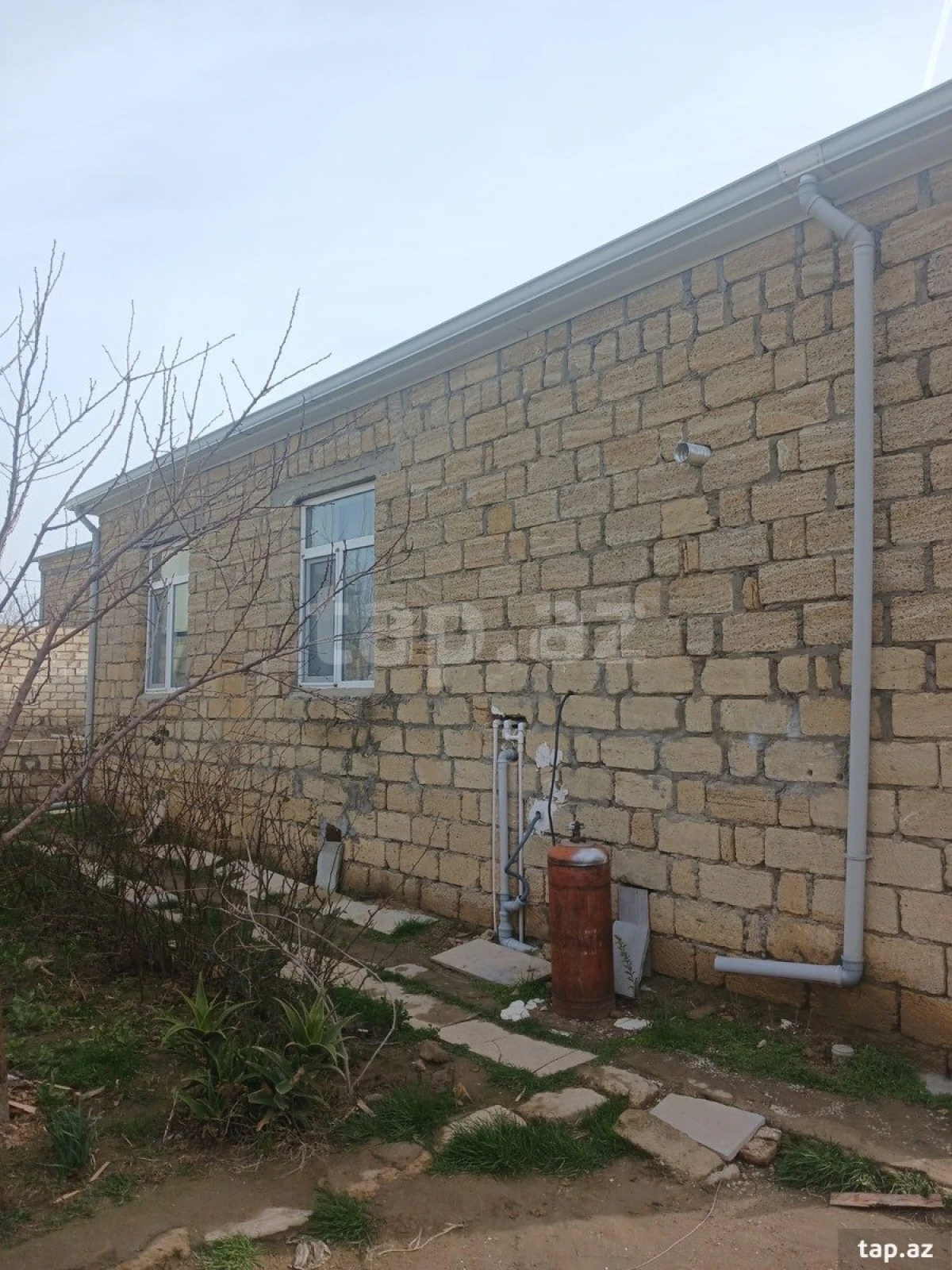 Satılır 5 otaqlı həyət evi