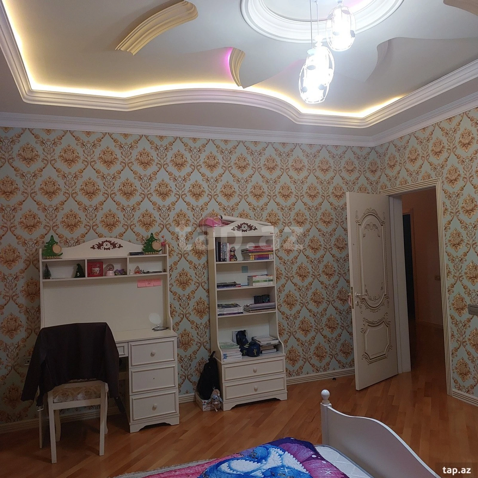 Satılır 6 otaqlı həyət evi