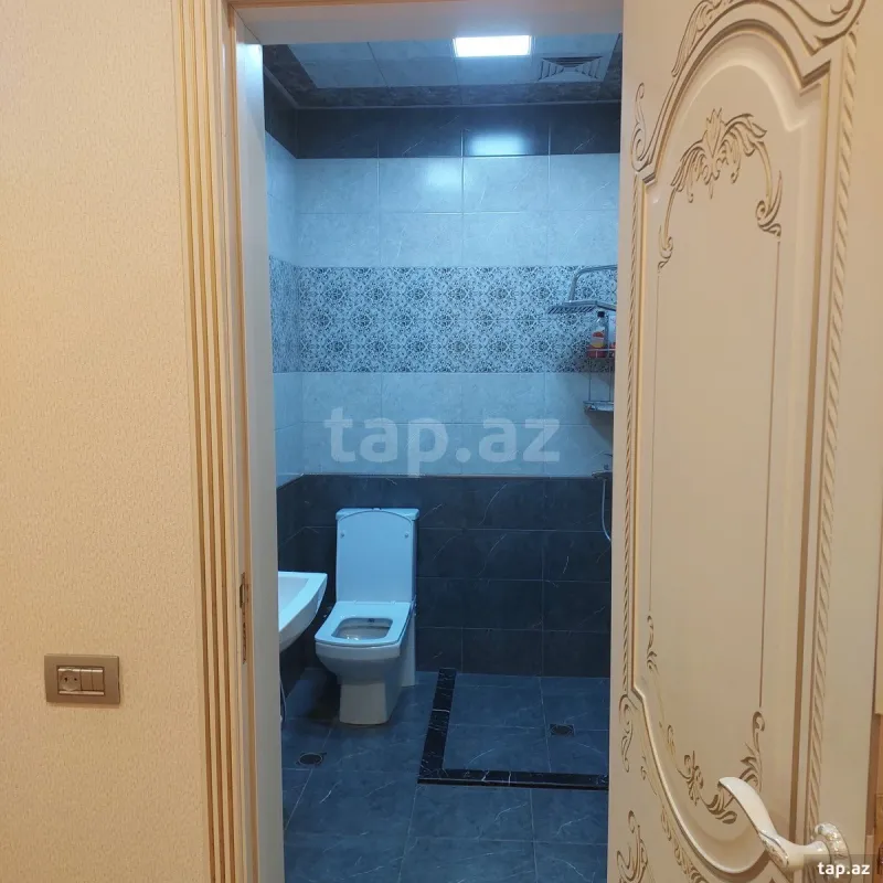 Satılır 6 otaqlı həyət evi