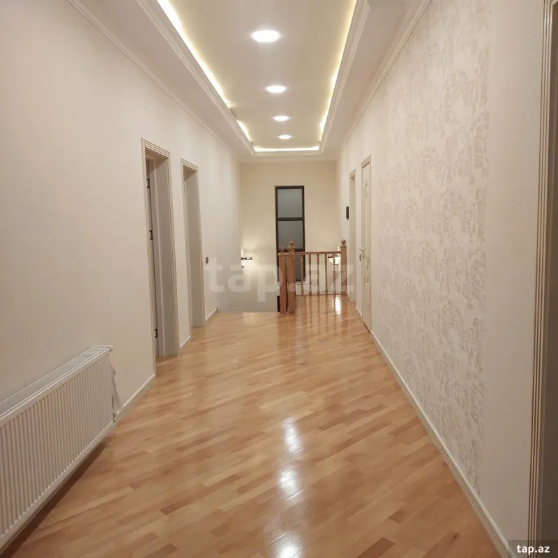 Satılır 6 otaqlı həyət evi