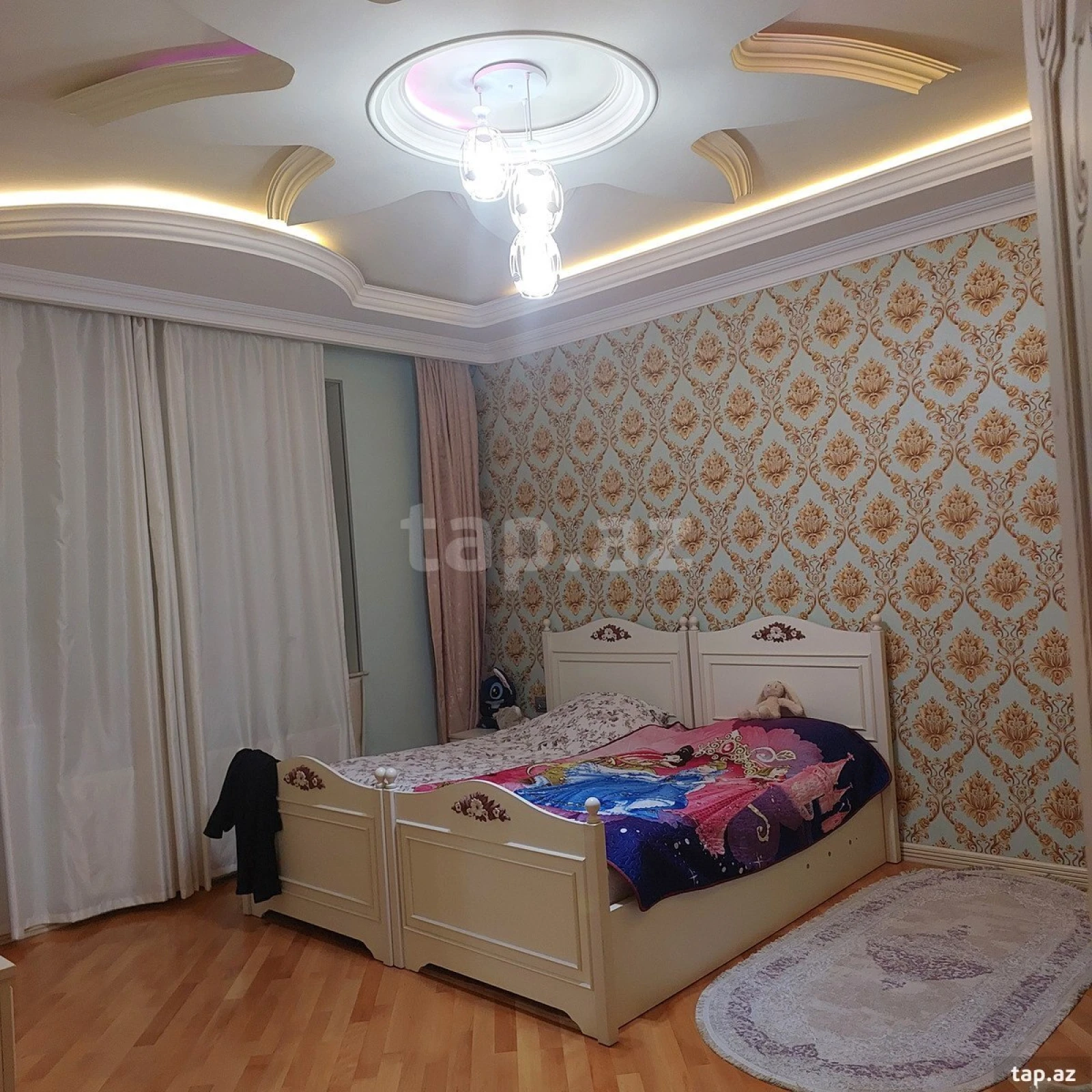 Satılır 6 otaqlı həyət evi