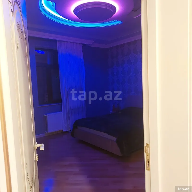 Satılır 6 otaqlı həyət evi