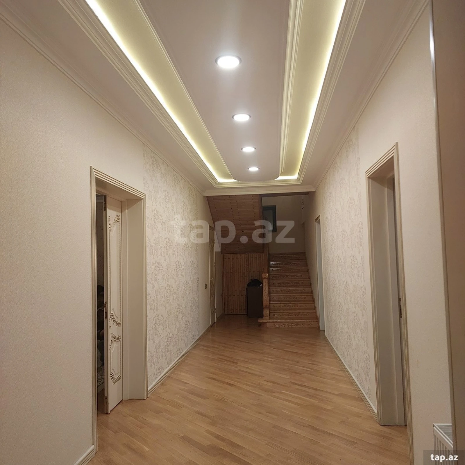 Satılır 6 otaqlı həyət evi