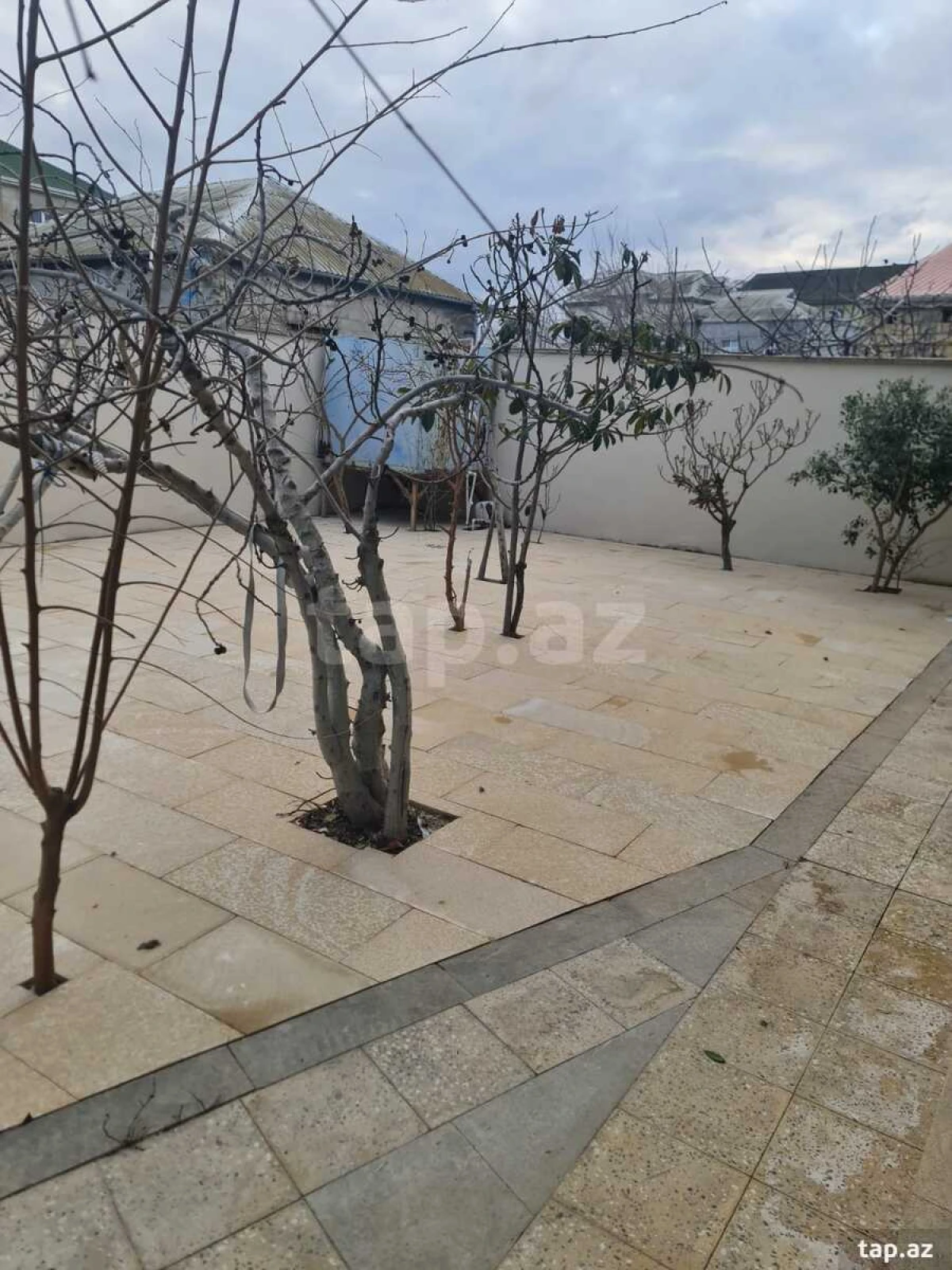 Kirayə verilir 7 otaqlı həyət evi