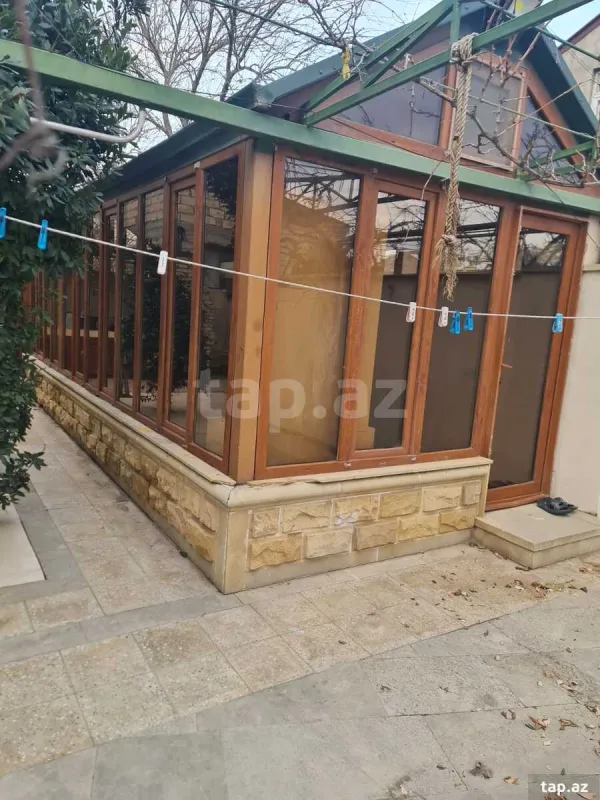 Kirayə verilir 7 otaqlı həyət evi