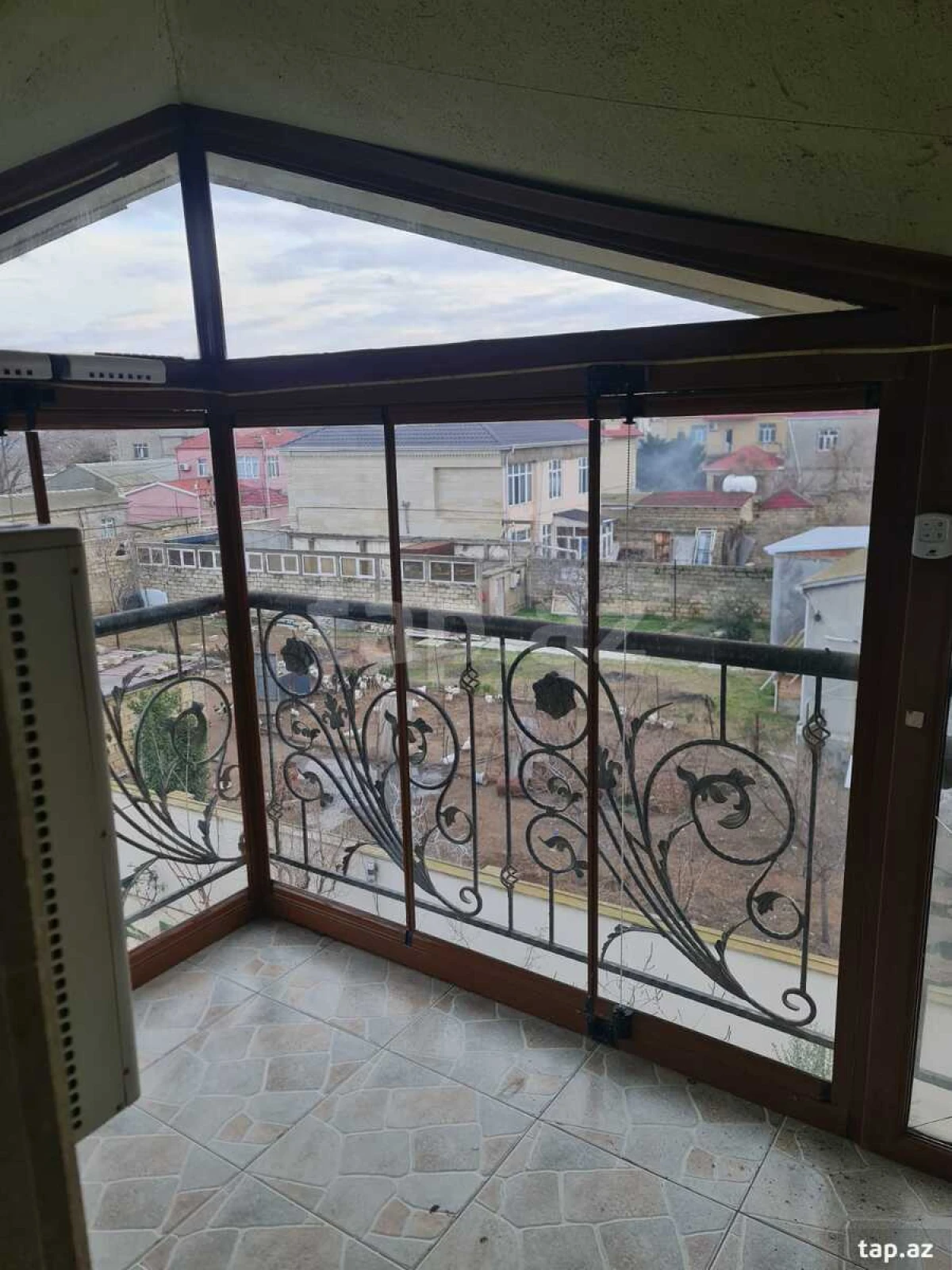 Kirayə verilir 7 otaqlı həyət evi