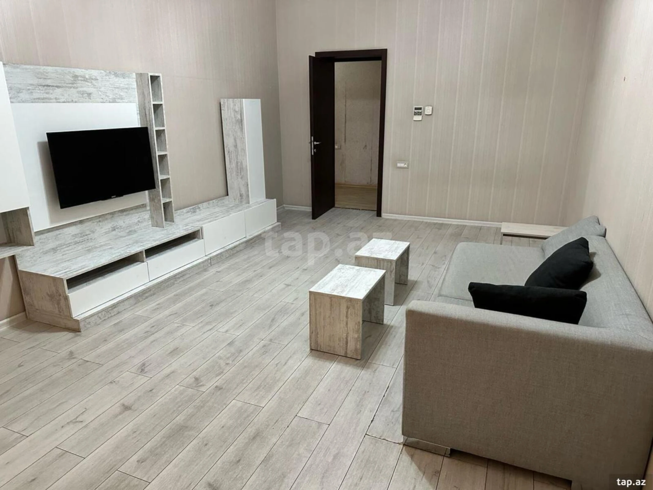 Satılır 5 otaqlı həyət evi 300 m²