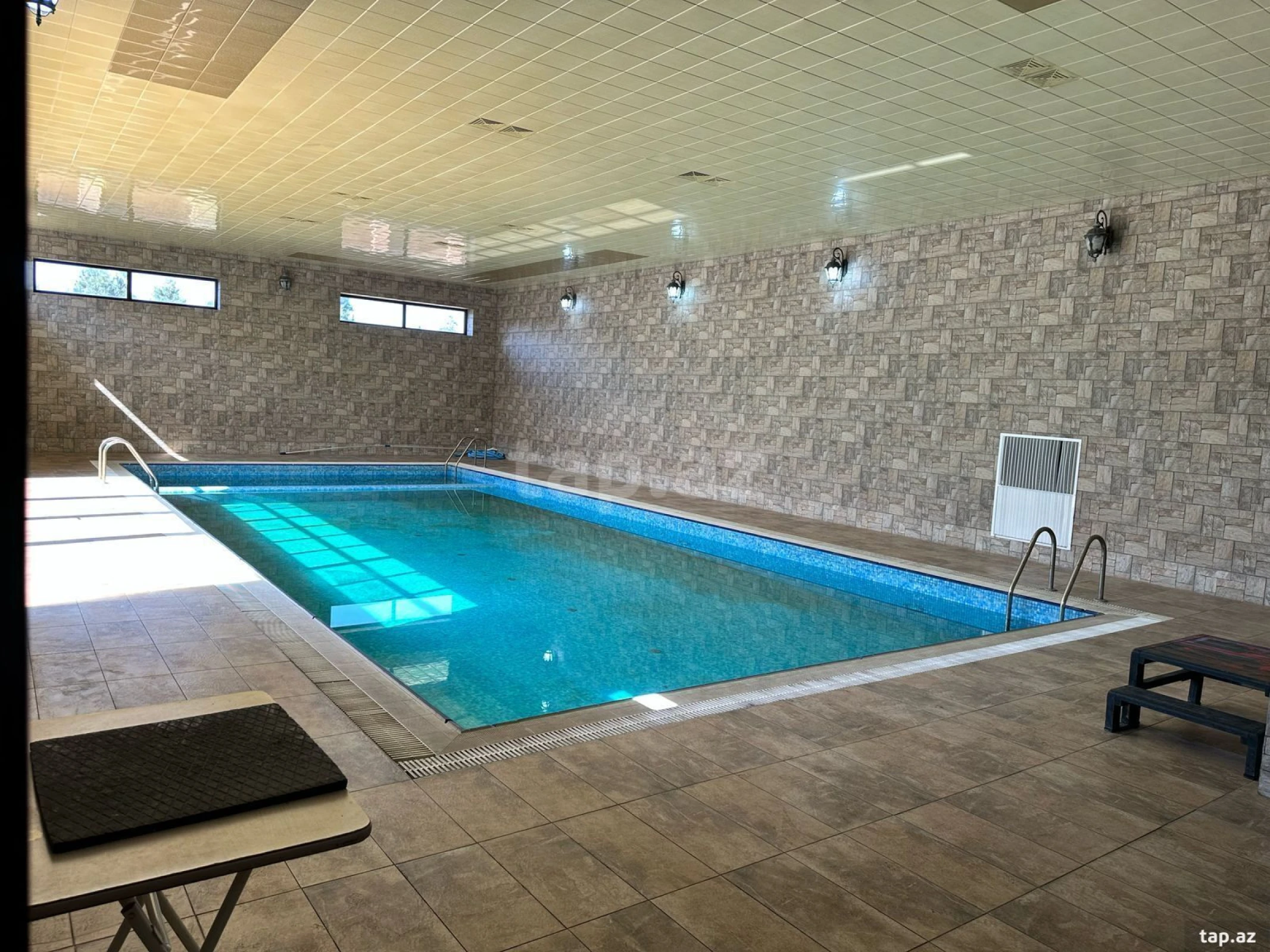 Satılır 5 otaqlı həyət evi 300 m²