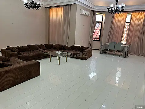 Satılır 5 otaqlı həyət evi 300 m²